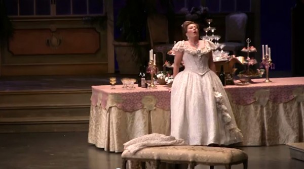 Vidéo / La Traviata à l’Opéra de Calgary